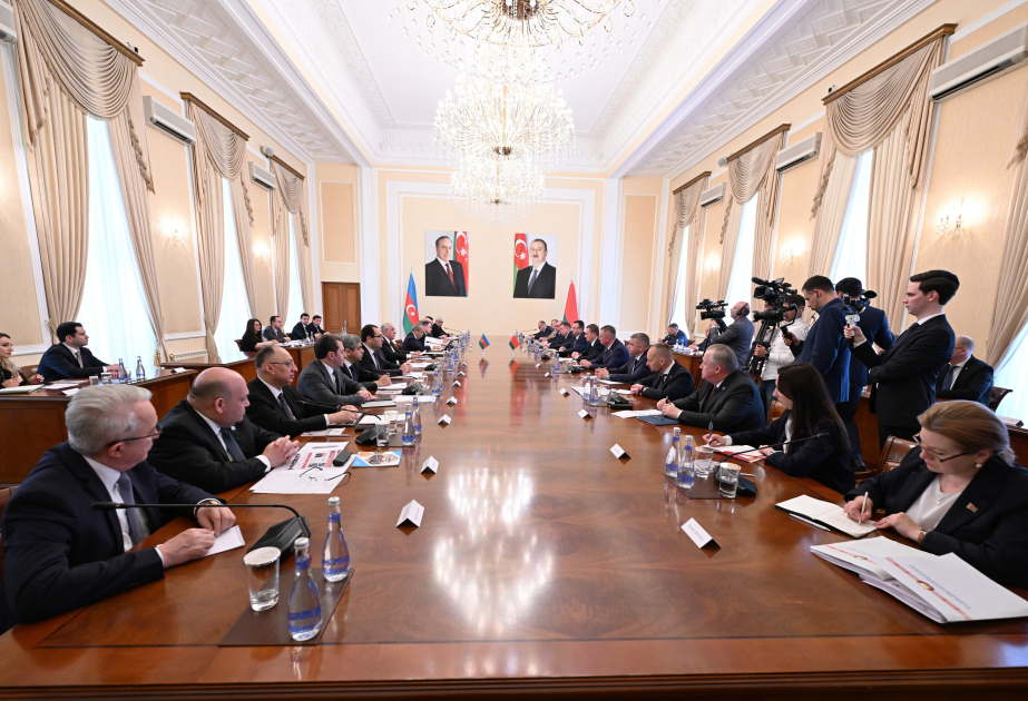 Azerbaijani Prime Minister Ali Asadov meets with Belarusian Prime Minister Alexander Turchin