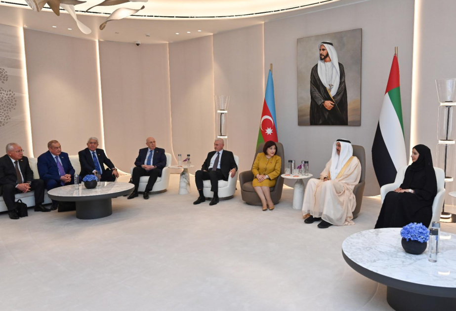 La Presidenta de Milli Majlis realiza una visita oficial a los Emiratos Árabes Unidos