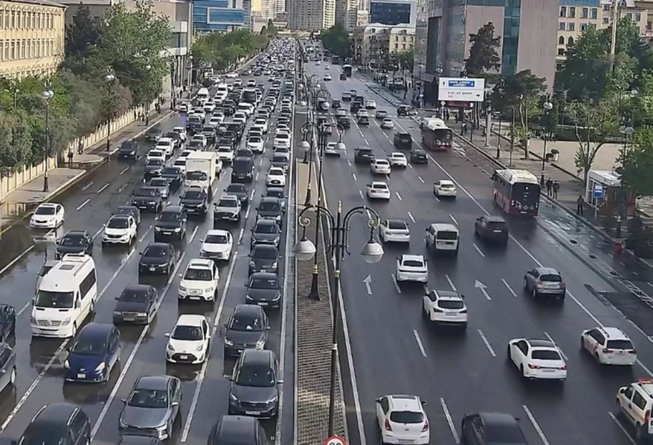Bakıda bir sıra yollarda sıxlıq müşahidə olunur - SİYAHI