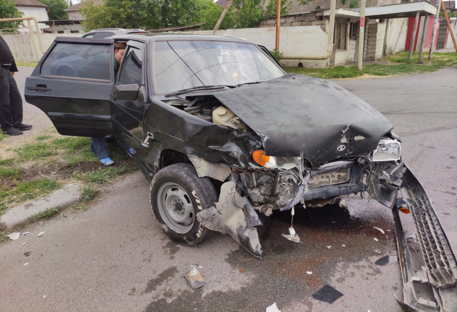 Xaçmazda iki minik avtomobili toqquşub, yaralananlar var VİDEO