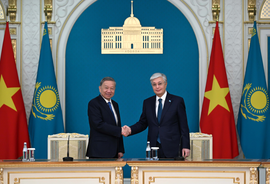 Казахстан проинформировал Вьетнам о предпринимаемых мерах по развитию Среднего коридора