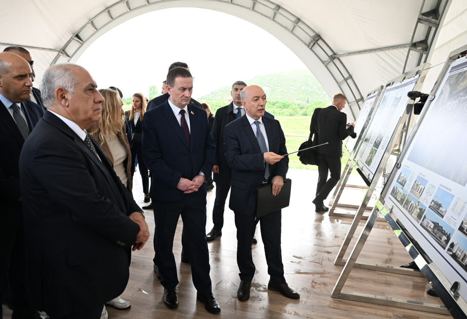 El Primer Ministro de Belarús visita el Parque Industrial de Aghdam y la aldea de Sarijali