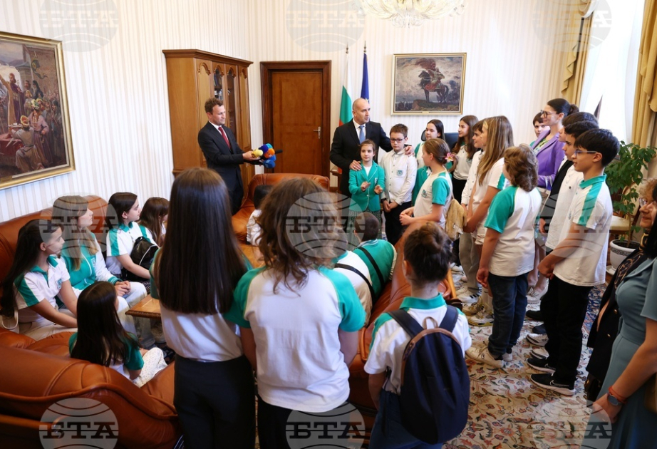 Bulgarian President Rumen Radev welcomes children in his office on Open Doors Day at President’s Administration building