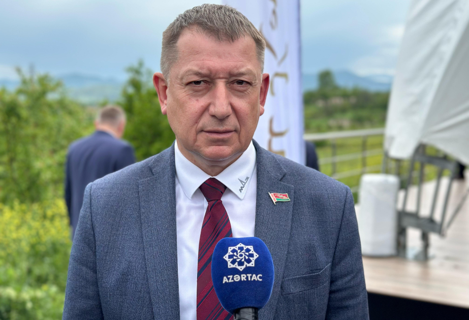 Director General de MAZ destaca el potencial de cooperación entre Bielorrusia y Azerbaiyán