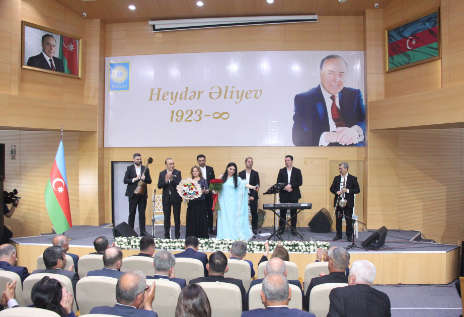 Yevlaxda Ulu Öndər Heydər Əliyevin anadan olmasının 102-ci ildönümü qeyd edilib