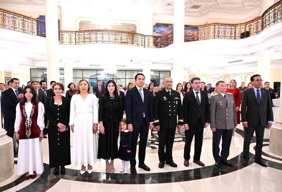 En Bakú se celebra el Día del Defensor de la Patria de Kazajistán