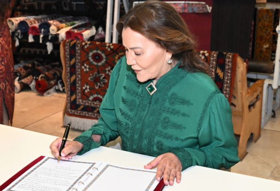اهتمام إعلامي مغربي كبير حول افتتاح الأميرة المغربية لالة حسناء لمعرض الزربية الرباطية بباكو
