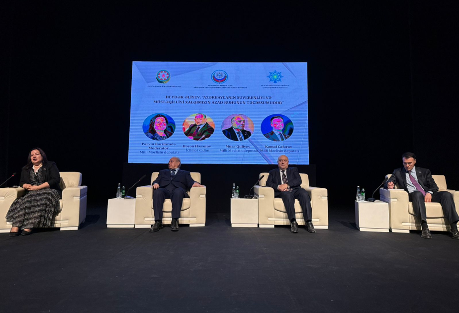 En Ganja se celebró una conferencia sobre el tema "Heydar Aliyev: La soberanía y la independencia de Azerbaiyán son la encarnación del espíritu libre de nuestro pueblo"