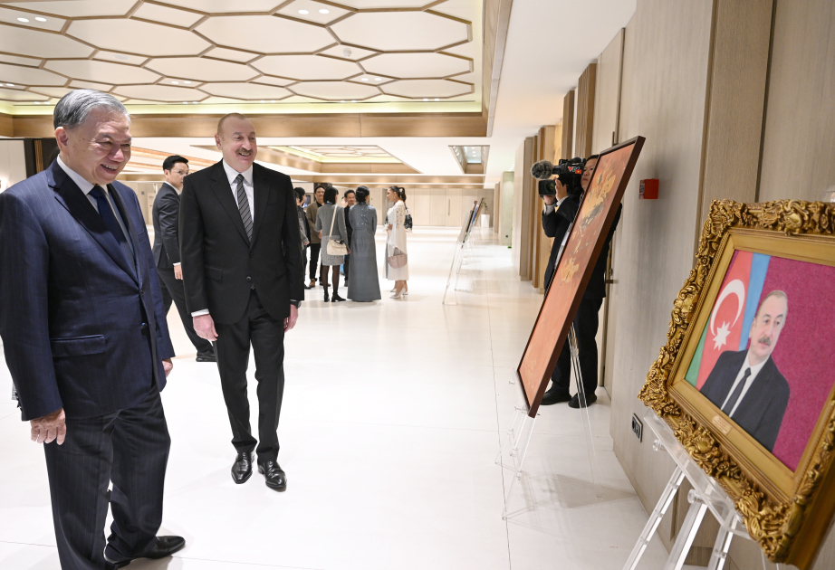 Une exposition des peintures vietnamiennes à Bakou VIDEO