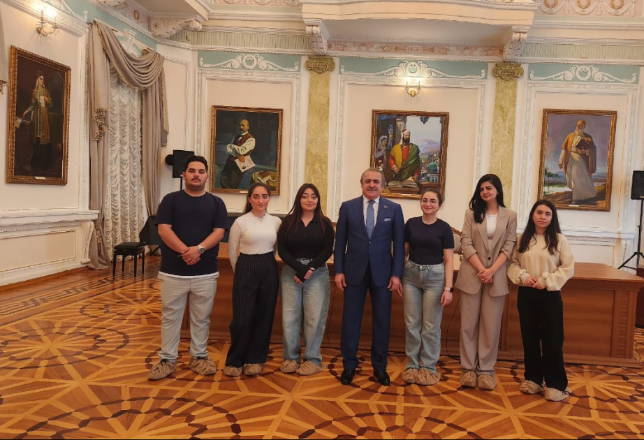 Bakı Dövlət Universitetinin tələbələri Ədəbiyyat Muzeyində olublar