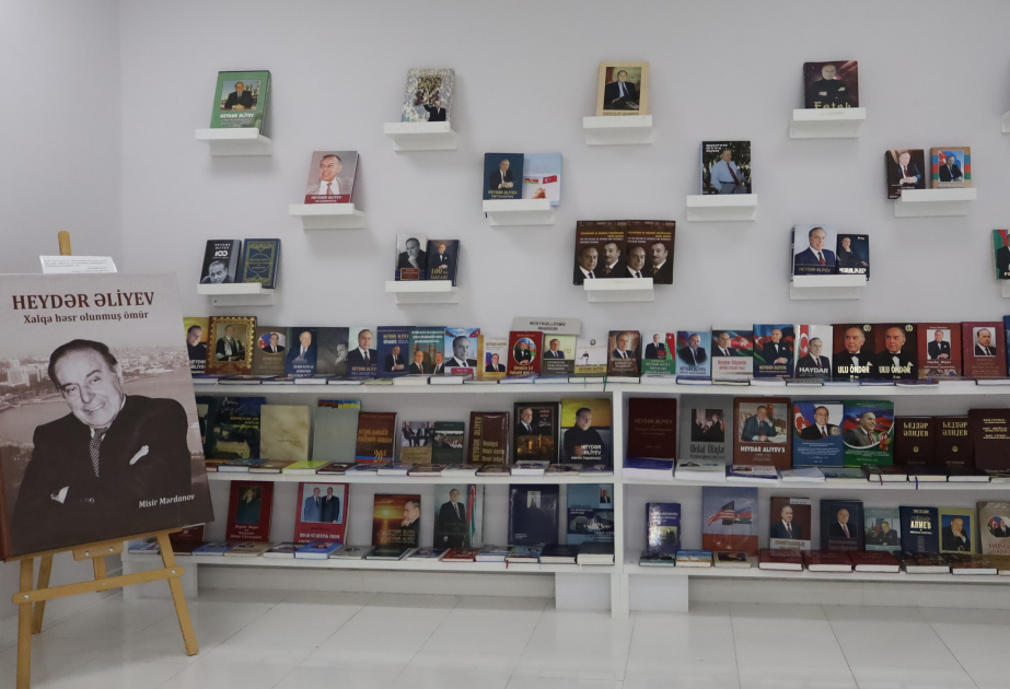 MEK-də Ümummilli Lider Heydər Əliyevin anadan olmasının 102-ci ildönümünə həsr edilmiş sərgi keçirilir