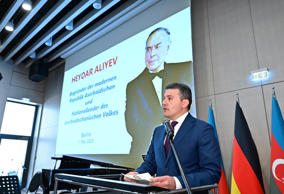 Le 102e anniversaire de la naissance du Leader national Heydar Aliyev célébré à Berlin