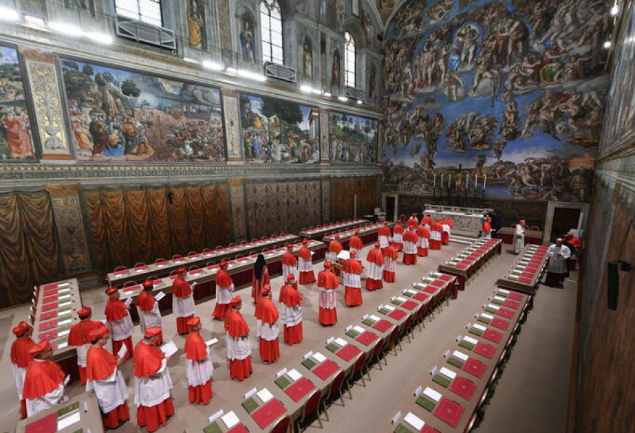 Vatican: fumée noire après le troisième tour de vote