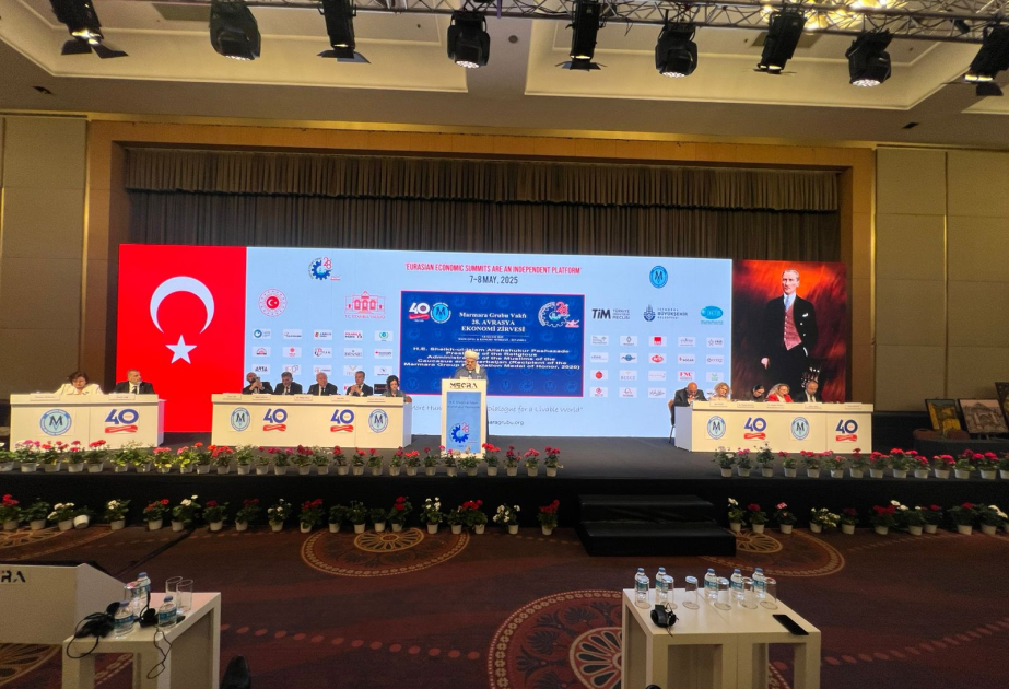 Qafqaz Müsəlmanları İdarəsinin sədri 28-ci Avrasiya İqtisadi Zirvəsində iştirak edib