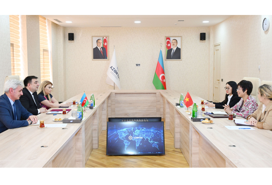 وكالتا أذربيجان وونا الفييت نامية تتبادلان اتفاقية التعاون