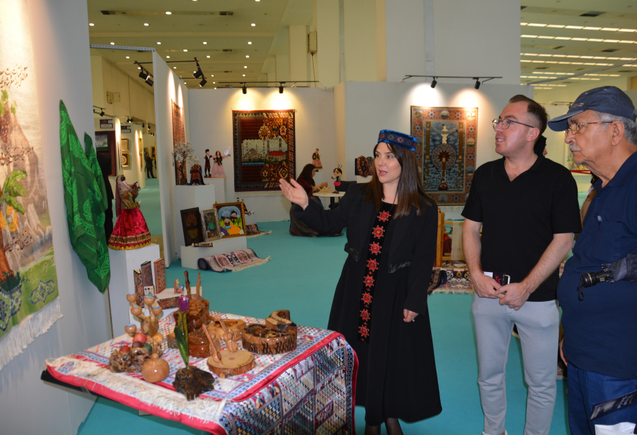 El stand de Azerbaiyán en la Exposición Internacional de Arte Islámico en Ankara despertó gran interés