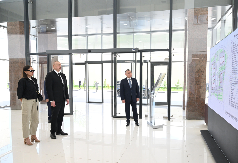 El Presidente y la Primera Dama asistieron a la inauguración del Centro de Salud y Bienestar de Shusha