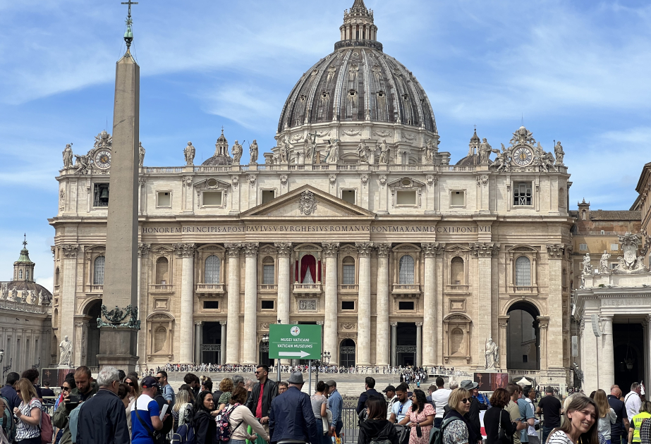 Reportaje desde la Plaza de San Pedro, donde fue anunciado al mundo el Papa de Roma