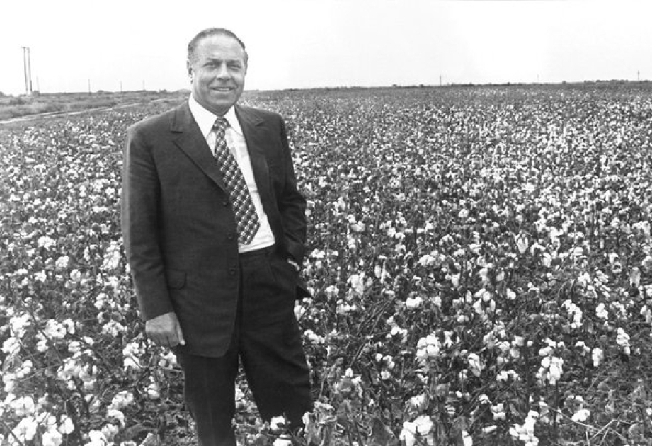 First Vice-President Mehriban Aliyeva shared post on Heydar Aliyev’s birthday