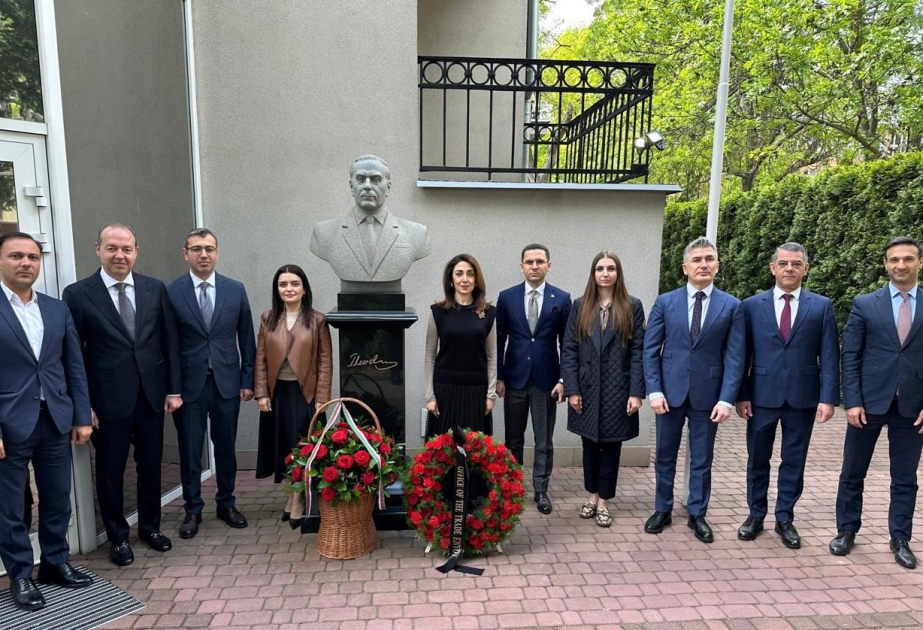 Ümummilli Lider Heydər Əliyevin anadan olmasının 102-ci ildönümü Polşada qeyd edilib