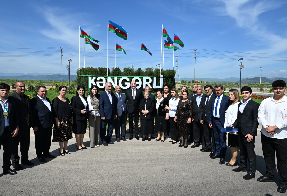 President Ilham Aliyev met with residents who moved to Kangarli village in Aghdam and presented them with keys to their new homes