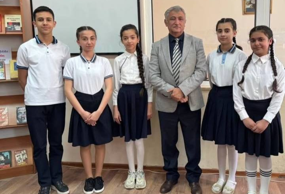Tanınmış şair Qəşəm Nəcəfzadə ilə görüş keçirilib