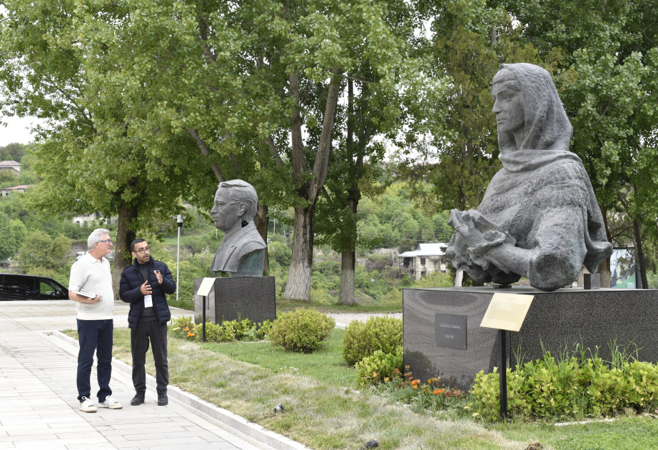 Tanınmış avstraliyalı vəkil işğaldan azad olunmuş ərazilərə səfər edib FOTO