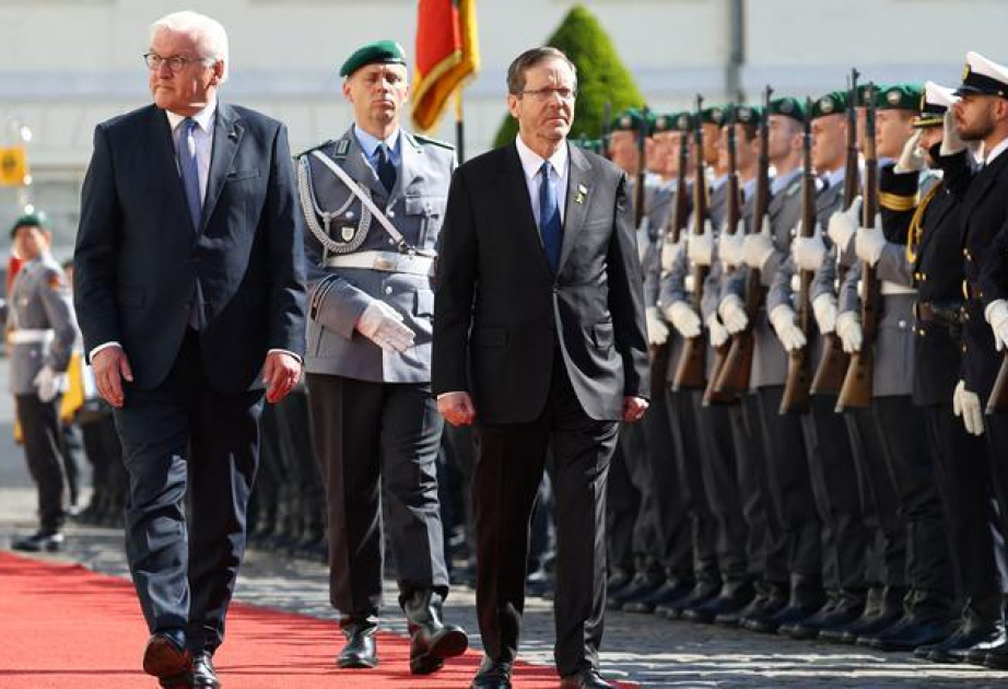 İsrail Prezidenti ölkəsi ilə Almaniya münasibətlərinin 60 illiyi münasibətilə Berlinə səfər edib