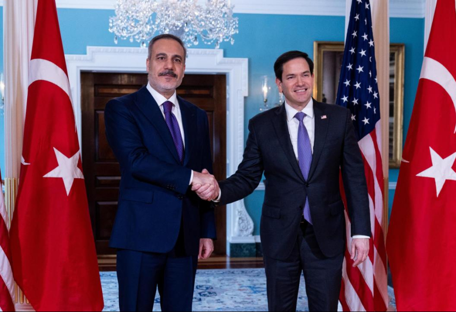 Hakan Fidan ABŞ Dövlət katibinə Suriyaya qarşı sanksiyaların ləğvinin əhəmiyyətindən danışıb