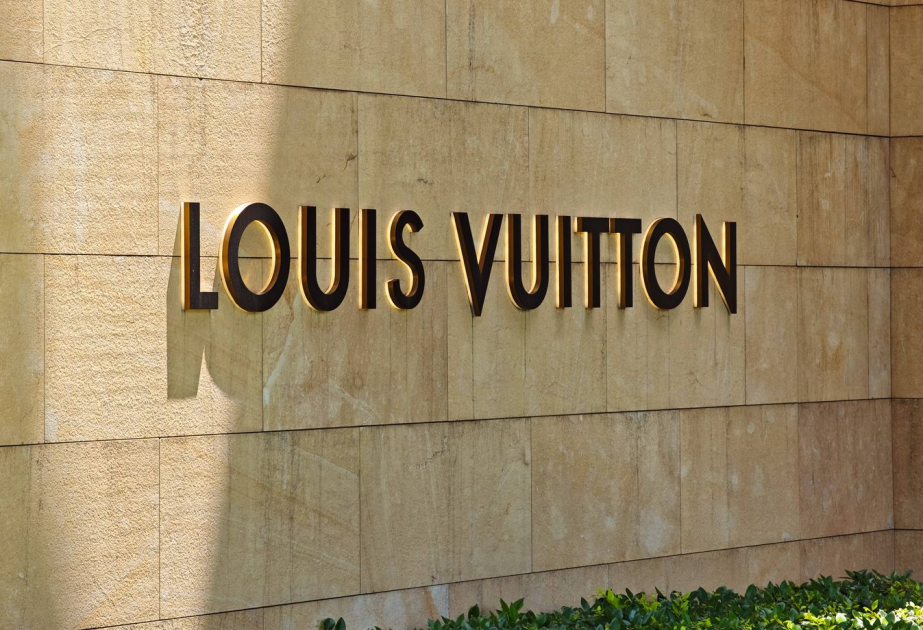 Parisdə “Louis Vuitton” mağazası son 7 ayda üçüncü dəfə qarət edilib