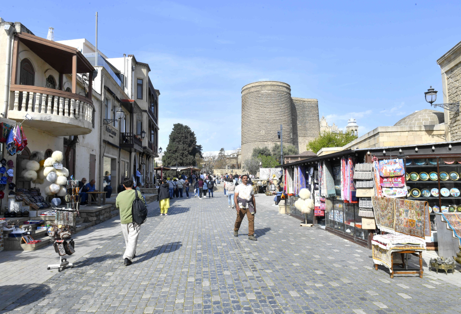 Mən turist olsaydım VİDEO
