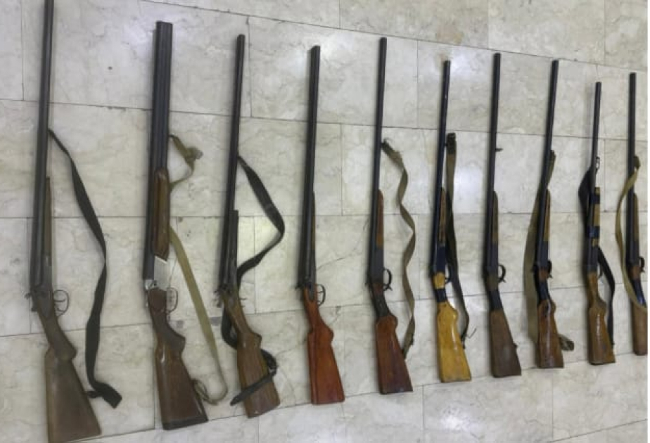 Qanunsuz saxlanılan 17 tüfəng polisə təhvil verilib