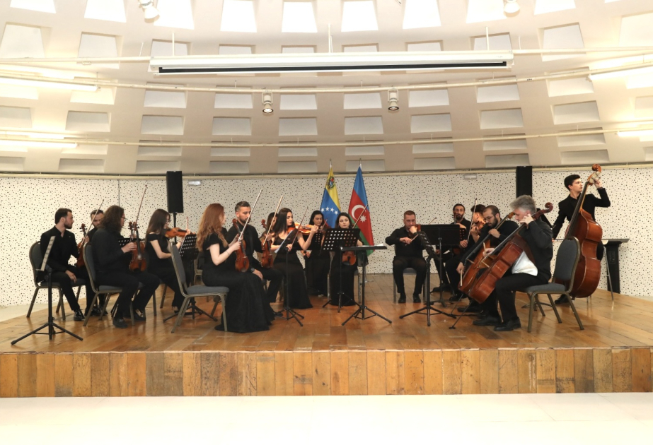 Conmemoración del 30º aniversario del establecimiento de relaciones diplomáticas entre Azerbaiyán y Venezuela
