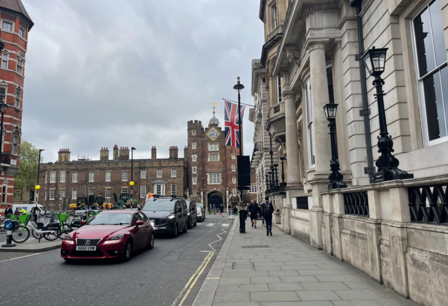 Minlərlə dövlət qulluqçusu Londondan köçürüləcək