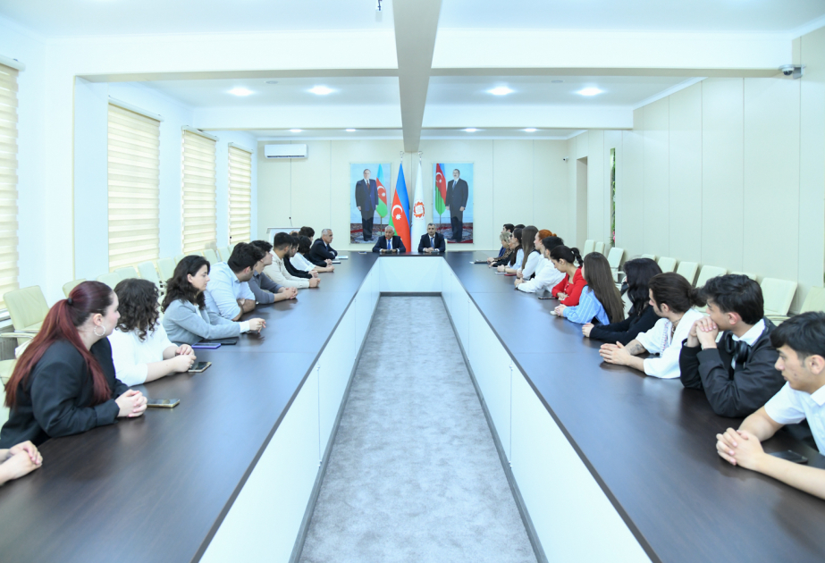 Rektor BMU-nun ictimai və sosial həyatında fərqlənən tələbələrlə görüşüb