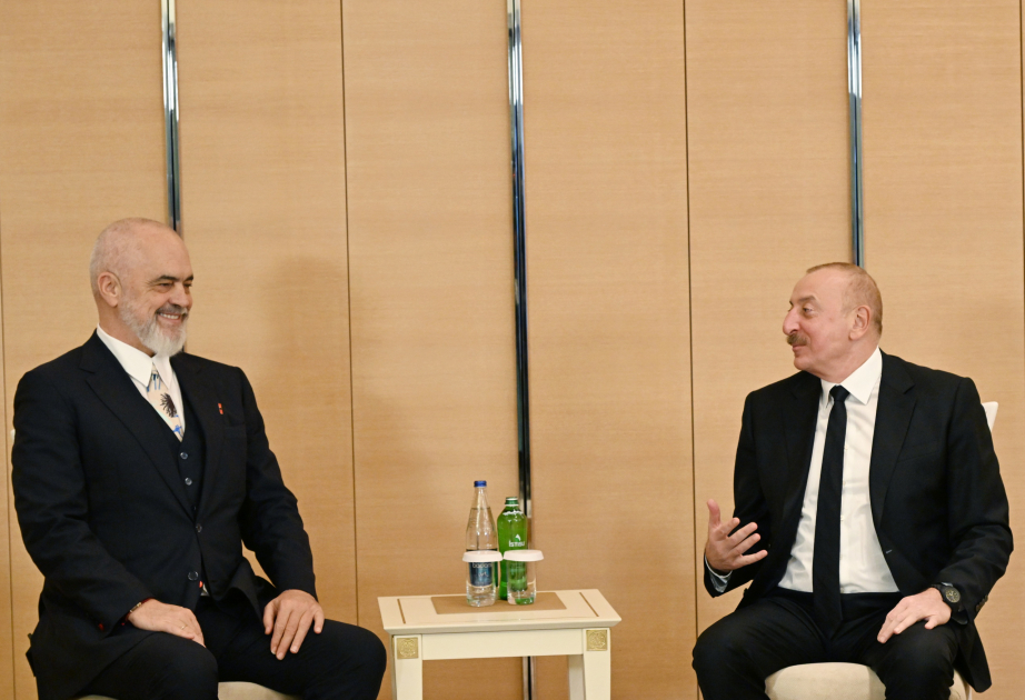 El Presidente de Azerbaiyán felicita al Primer Ministro de Albania por victoria electoral
