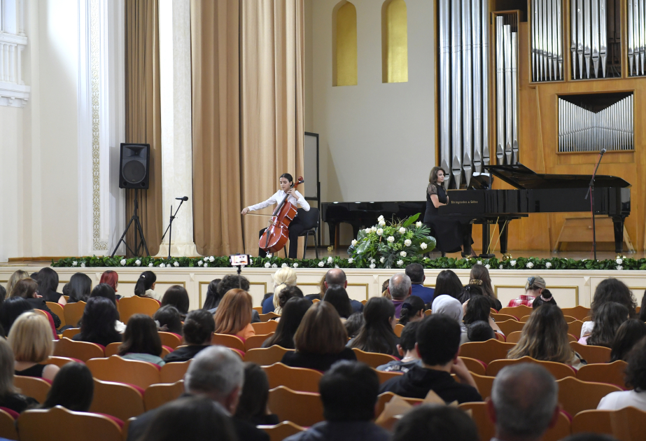 Bakı Musiqi Akademiyasında musiqi məktəbinin hesabat konserti keçirilib VİDEO