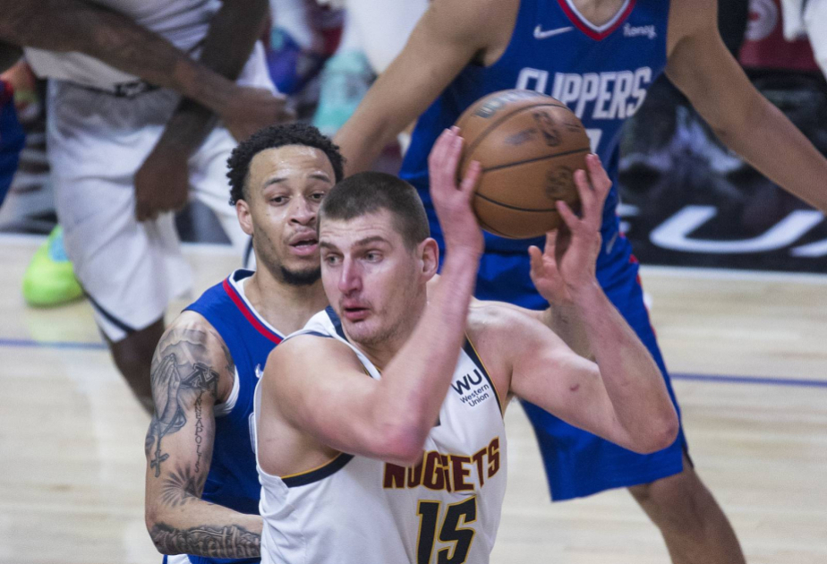 NBA: “Denver Naqqets” doğma meydanda qalib gələrək seriyanı bərabərləşdirib