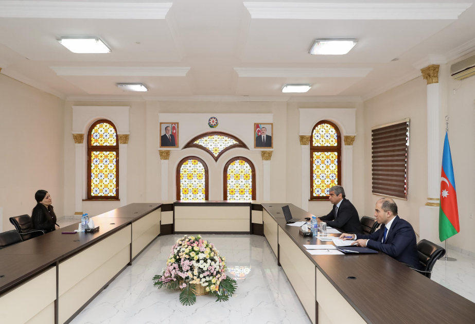 Əmək və əhalinin sosial müdafiəsi naziri Xaçmazda vətəndaşların müraciətlərini dinləyib