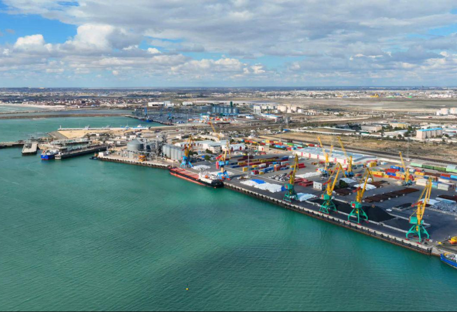 Обсуждено строительство нового контейнерного хаба в порту Актау