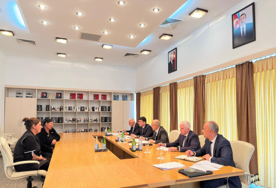 Energetika naziri Ağstafada vətəndaşlarla görüşüb