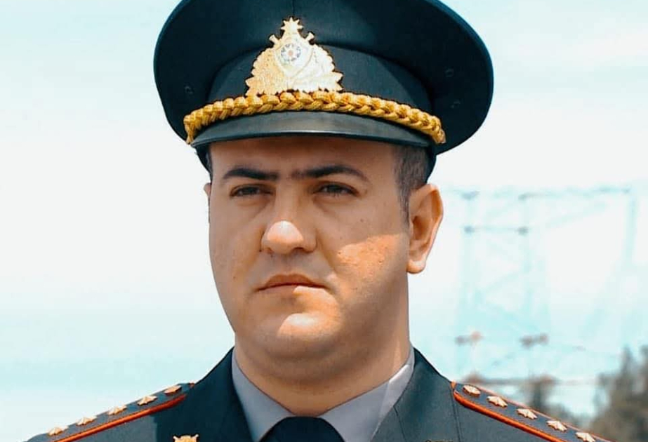 İdarə rəsmisi: Bakıda təmirlə əlaqədar hərəkətin məhdudlaşdırıldığı yollarda polis əməkdaşları tərəfindən xidmət təşkil edilir
