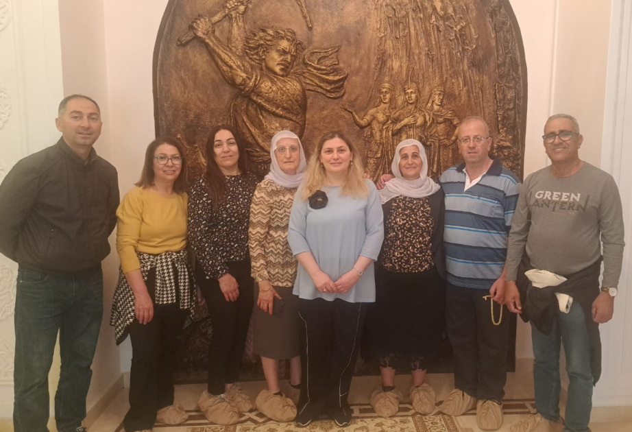 İsrailli turistlər Ədəbiyyat Muzeyini ziyarət ediblər