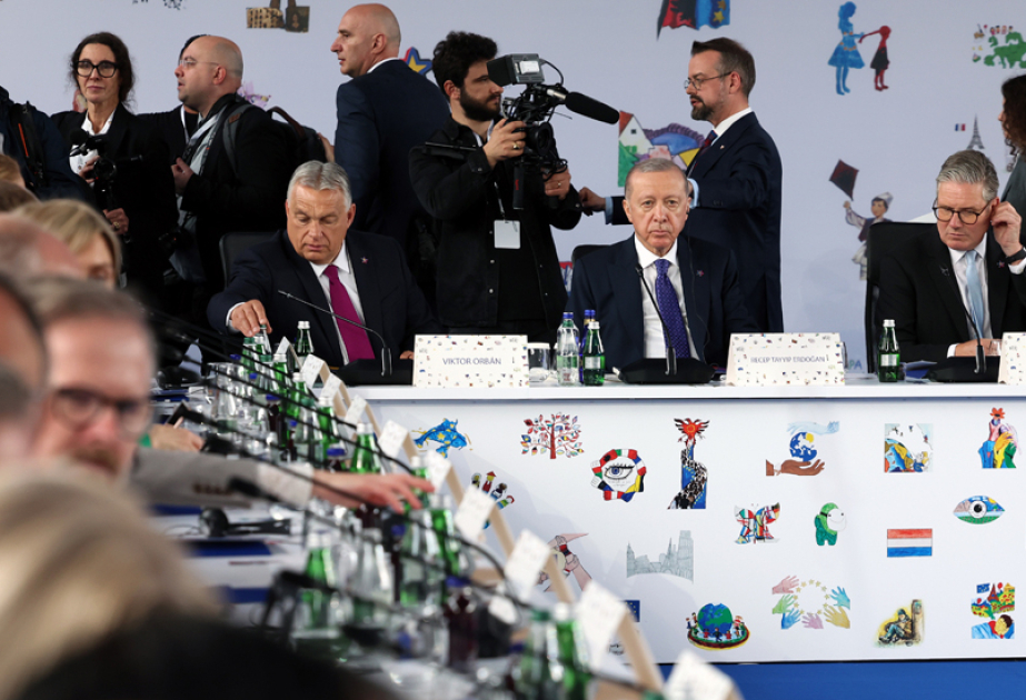 Президент Эрдоган: Каналы диалога между Россией и Украиной должны оставаться открытыми