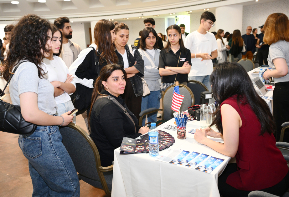 “EducationUSA Məzun Sərgisi”: ABŞ universitetlərində təhsil alan azərbaycanlı tələbələrin sayı artmaqdadır