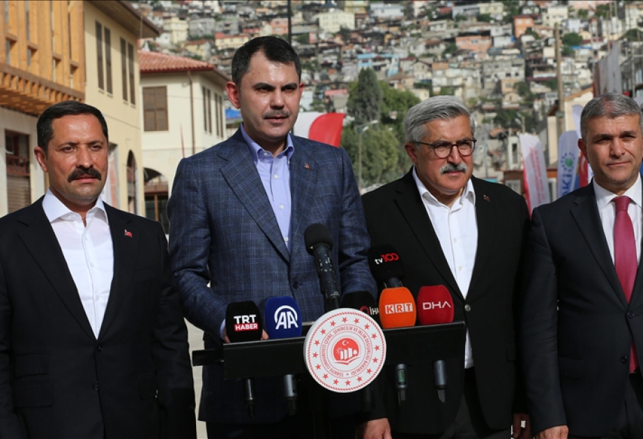 Türkiyəli nazir: Zəlzələlər nəticəsində evinin itirmiş vətəndaşların heç biri bu ilin sonunadək mənzilsiz qalmayacaq
