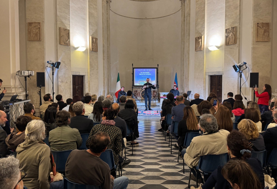 Azerbaijani tar music weaves its magic in Rome's "Museum Night"