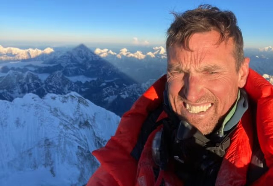 Britaniyalı alpinist 19-cu dəfə Everestə qalxaraq yeni rekord müəyyənləşdirib