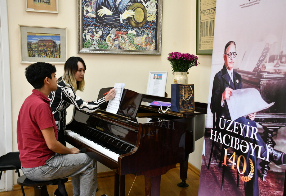 İtalyan pianoçu ilə ustad dərsi