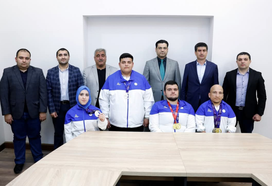 Dünya Kubokunda uğurla çıxış etmiş parapauerliftinqçilərlə görüş keçirilib